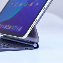 將圖片載入圖庫檢視器 MATRIX 11 iPad 11" 磁吸巧控鍵盤 搭配 PEN II iPad 石墨烯觸控筆