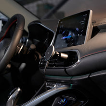 將圖片載入圖庫檢視器 CQ1 Qi2 15W 極致版車用磁吸充電器 搭配 OMNIA C1+ 車用雙孔極速電源供應器 & M100+ USB3.1 Gen2 充電傳輸線