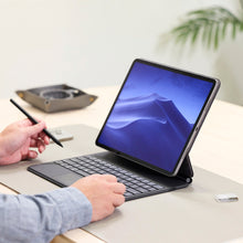 將圖片載入圖庫檢視器 MATRIX 12 iPad 12.9" 磁吸巧控鍵盤 搭配 PEN II iPad 石墨烯觸控筆