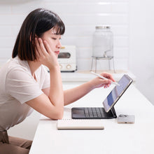 將圖片載入圖庫檢視器 MATRIX 12 iPad 12.9" 磁吸巧控鍵盤 搭配 PEN II iPad 石墨烯觸控筆