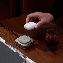 將圖片載入圖庫檢視器 Mag 3 Ultra Qi2 25W 折疊式三合一無線充電座 搭配 L65 GaN 65W USB-C 伸縮線快速電源供應器 英規(灰色)