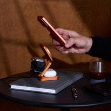 將圖片載入圖庫檢視器 Mag 3 Ultra Qi2 25W 折疊式三合一無線充電座 搭配 L65 GaN 65W USB-C 伸縮線快速電源供應器 英規(灰色)