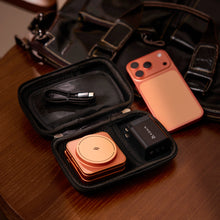 將圖片載入圖庫檢視器 Mag 3 Ultra Qi2 25W 折疊式三合一無線充電座 搭配 L65 GaN 65W USB-C 伸縮線快速電源供應器 英規(灰色)