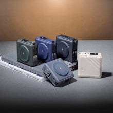 將圖片載入圖庫檢視器 GRAVITY X5 USB-C & Lightning 五合一萬用磁吸行動電源