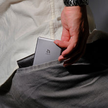 將圖片載入圖庫檢視器 GRAVITY C5 - 超薄型磁吸行動電源+PeAk II USB-C to Lightning Cable 金屬編織傳輸線