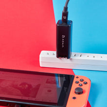 將圖片載入圖庫檢視器 OMNIA X6i - PD / QC 66W 三孔迷你快充器 + PeAk II USB-C to Lightning Cable 金屬編織傳輸線