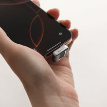 將圖片載入圖庫檢視器 iKlips S USB-C 超微型指紋加密SSD 256GB 灰 (10入組)