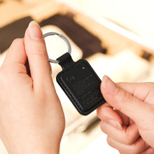 將圖片載入圖庫檢視器 AVISTAR C01 雙模版 超微型智慧全球定位卡(吊飾款)