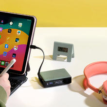 將圖片載入圖庫檢視器 GRAVITY 30W 自帶線快充行動電源 搭配 EVE II 飛機用藍牙音訊收發器