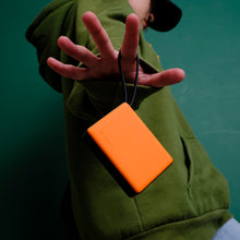 將圖片載入圖庫檢視器 GRAVITY 30W 自帶線快充行動電源 搭配 EVE II 飛機用藍牙音訊收發器