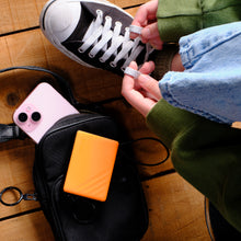 將圖片載入圖庫檢視器 GRAVITY 30W 自帶線快充行動電源 搭配 EVE II 飛機用藍牙音訊收發器