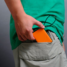 將圖片載入圖庫檢視器 GRAVITY 30W 自帶線快充行動電源 搭配 EVE II 飛機用藍牙音訊收發器