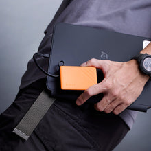 將圖片載入圖庫檢視器 GRAVITY 30W 自帶線快充行動電源 搭配 EVE II 飛機用藍牙音訊收發器