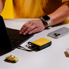 將圖片載入圖庫檢視器 GRAVITY 30W 自帶線快充行動電源 搭配 EVE II 飛機用藍牙音訊收發器