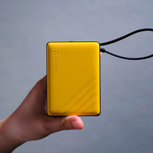 將圖片載入圖庫檢視器 GRAVITY 30W 自帶線快充行動電源 搭配 EVE II 飛機用藍牙音訊收發器