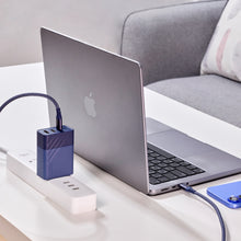 將圖片載入圖庫檢視器 GaN Hub 65W 氮化鎵影像傳輸電源供應器 搭配 Mac 360 鋁合金旋轉折疊式支架