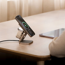 將圖片載入圖庫檢視器 Mag 3 Pro Qi2 15W磁吸三用無線充電座 搭配 OMNIA X6i 66W USB-C 三孔迷你快速電源供應器