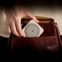 將圖片載入圖庫檢視器 Mag 3 Pro Qi2 15W磁吸三用無線充電座 搭配 OMNIA P3 USB-C 33W迷你快充電源供應器