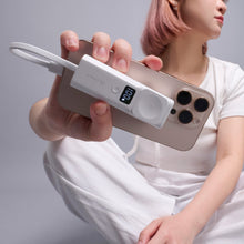 將圖片載入圖庫檢視器 VIONTA P5 Pro 五合一口袋型行動電源 + P3 USB-C 33W 迷你快充電源供應器