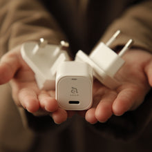 將圖片載入圖庫檢視器 OMNIA P3 USB-C 33W迷你快充電源供應器