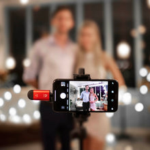 將圖片載入圖庫檢視器 iKlips C - 蘋果MFi 認證 iPhone專用 Lightning & USB−C 雙向智慧隨身碟