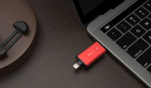 將圖片載入圖庫檢視器 iKlips C - 蘋果MFi 認證 iPhone專用 Lightning & USB−C 雙向智慧隨身碟