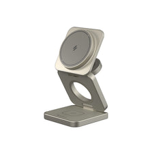 將圖片載入圖庫檢視器 Mag 3 Ultra Qi2 25W 折疊式三合一無線充電座 搭配 L65 GaN 65W USB-C 伸縮線快速電源供應器 英規（灰色）
