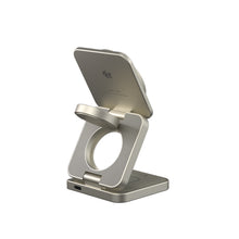 將圖片載入圖庫檢視器 Mag 3 Ultra Qi2 25W 折疊式三合一無線充電座 搭配 L65 GaN 65W USB-C 伸縮線快速電源供應器 英規（灰色）
