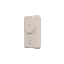 將圖片載入圖庫檢視器 VIONTA D10 Qi2 固態式無線支架款行動電源 10000mAh 搭配 OMNIA P3 USB-C 33W迷你快充電源供應器 (附多國轉接頭)
