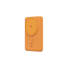 將圖片載入圖庫檢視器 VIONTA D10 Qi2 固態式無線支架款行動電源 10000mAh 搭配 OMNIA P3 USB-C 33W迷你快充電源供應器 (附多國轉接頭)
