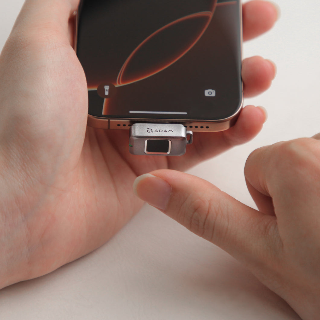 [雙11 優惠] iKlips S USB-C 超微型指紋加密SSD 256GB 灰