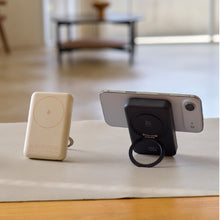 將圖片載入圖庫檢視器 VIONTA B10 SSB 磁吸旋轉支架行動電源 + L35 GaN 35W USB-C 伸縮線快速電源供應器（灰色）
